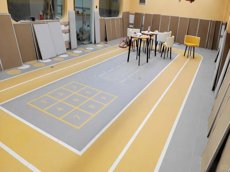 Diagnostic pattern check on PVC sports flooring